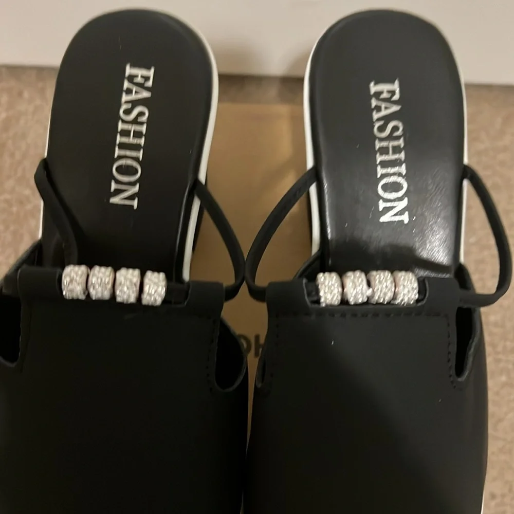 NWOT Women’s Black Wedge Sandals